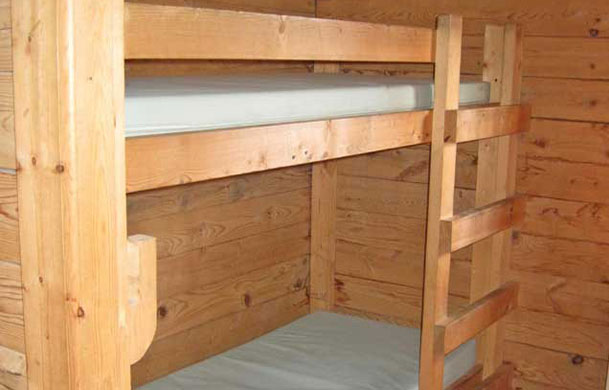 2 room rustic cabin rental bunkbeds